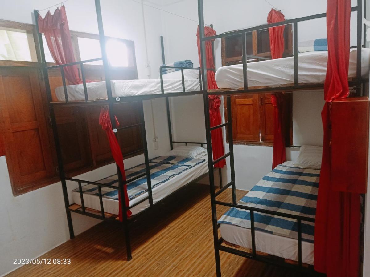 Aurora Backpackers Hostel Luang Prabang Exterior photo