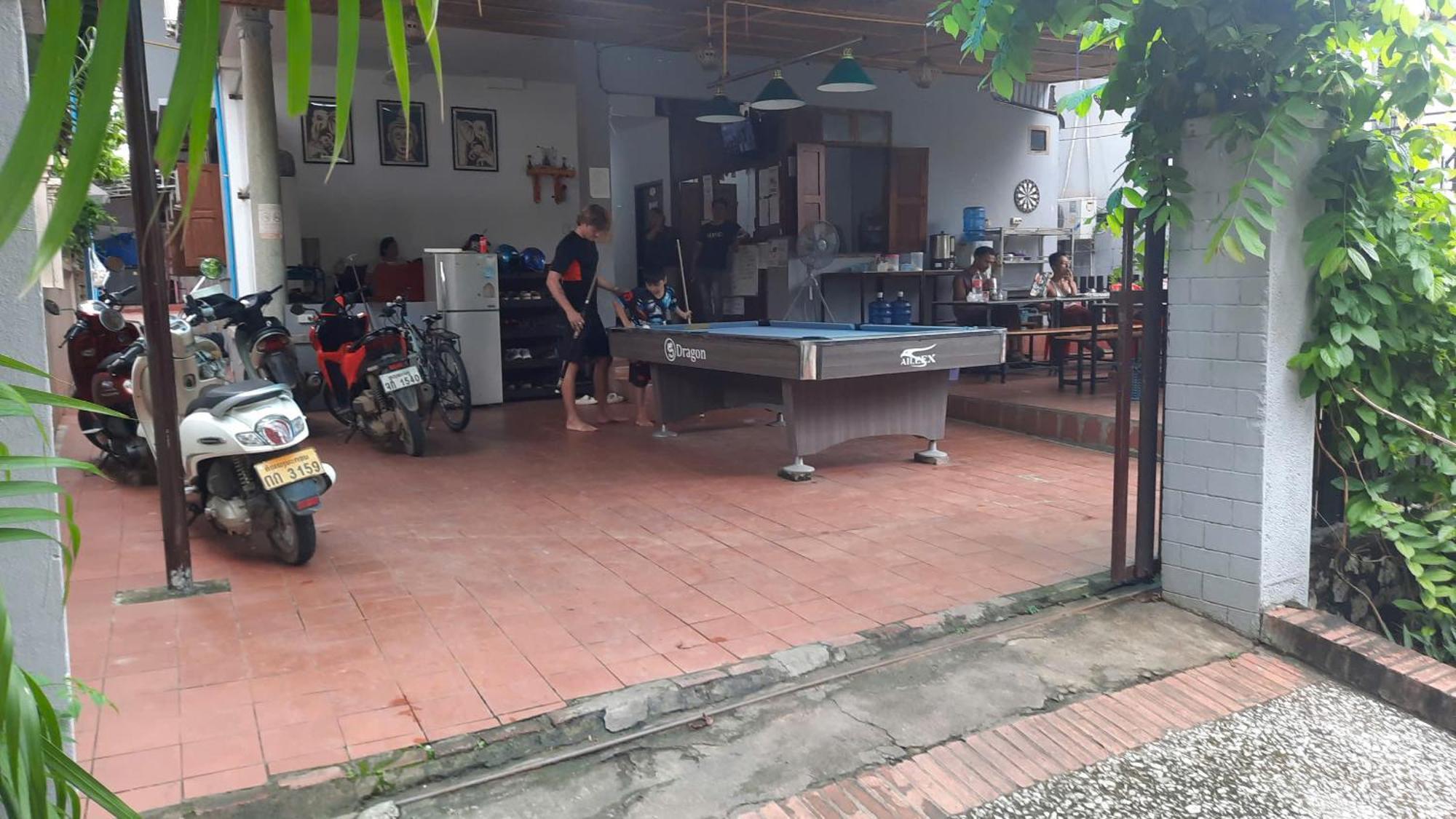 Aurora Backpackers Hostel Luang Prabang Exterior photo