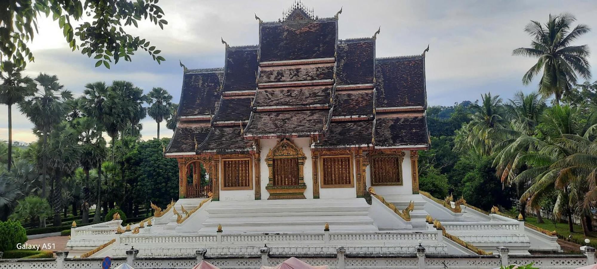 Aurora Backpackers Hostel Luang Prabang Exterior photo