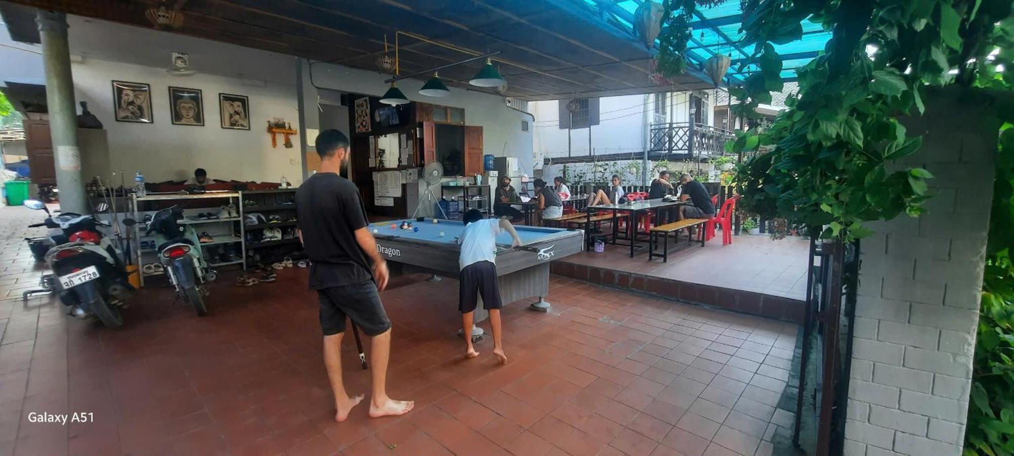 Aurora Backpackers Hostel Luang Prabang Exterior photo